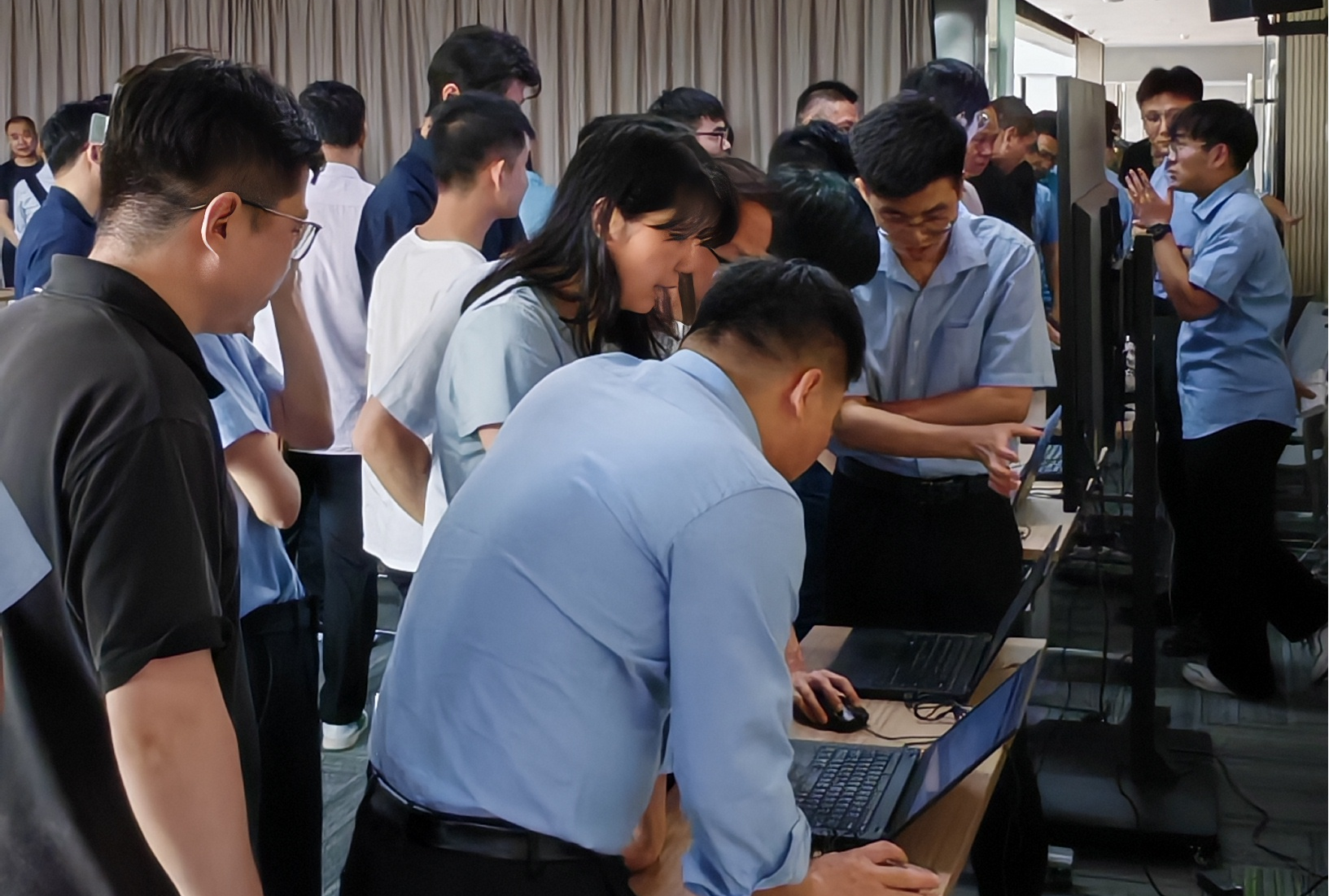 引爆数字化转型引擎，CAXA软件一体机惊艳亮相佛山公司新闻